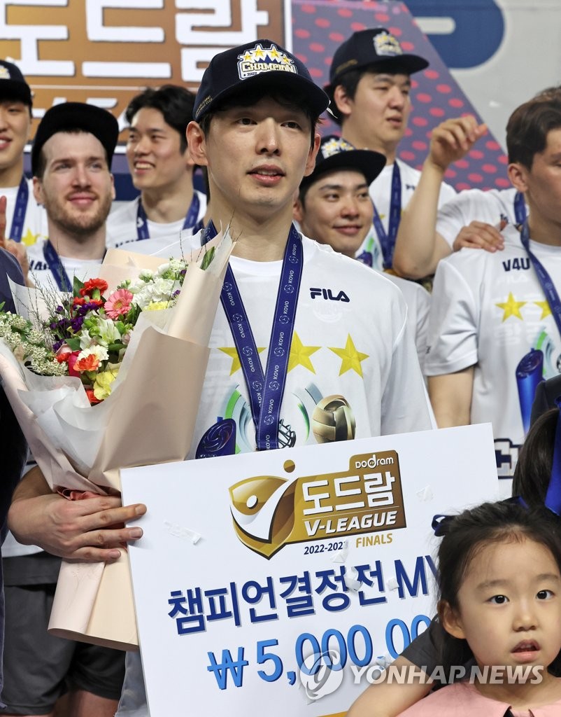 '최고령 챔프전 MVP' 한선수 "이제 목표는 4연속 우승"