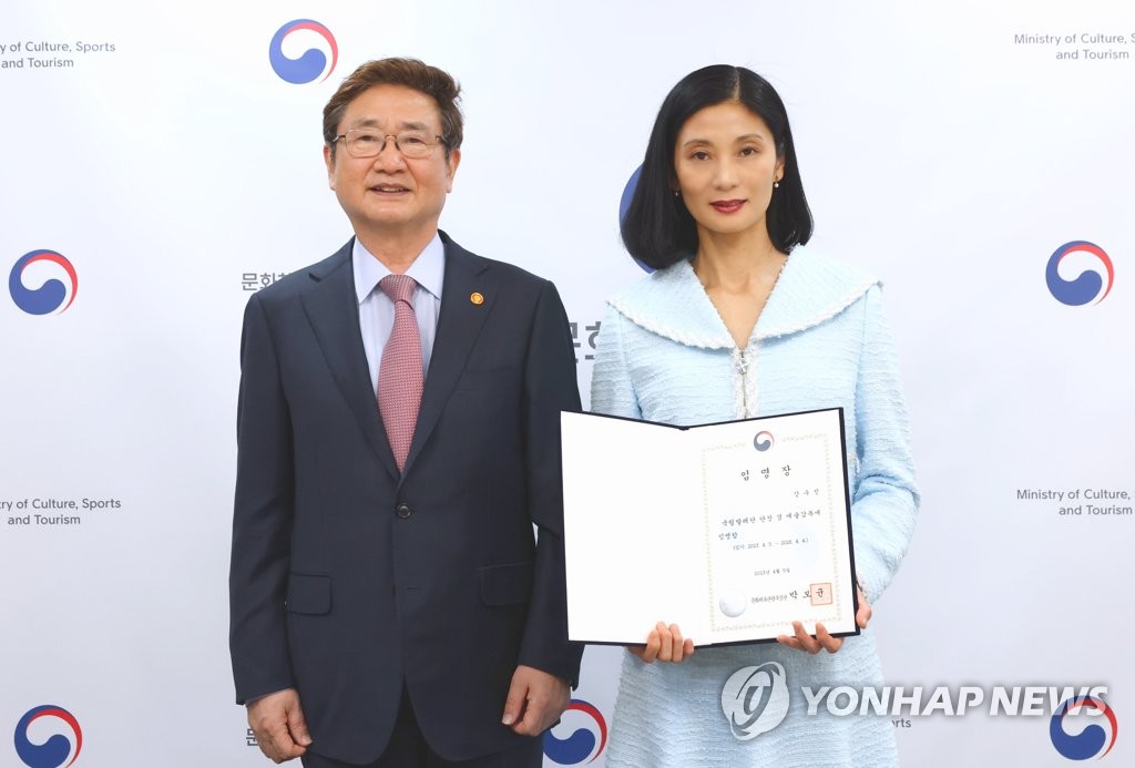 국립발레단장 '4연임' 강수진 "세계로 날아오르는 K발레 만들것"