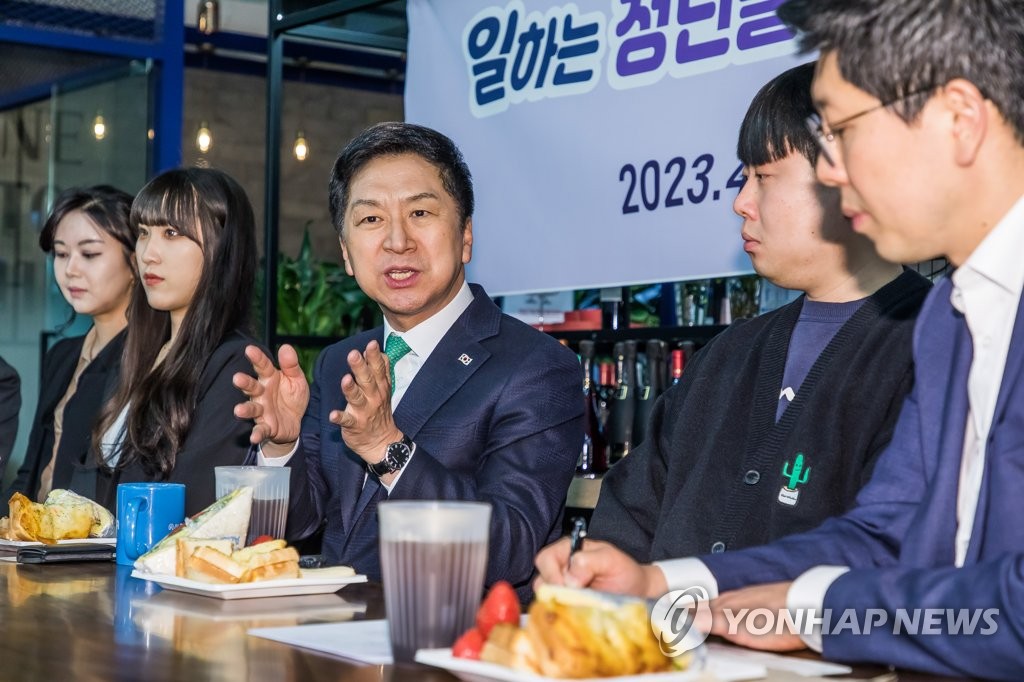 당정, 중기청년들과 샌드위치 간담회…김기현 참석 청년층 구애