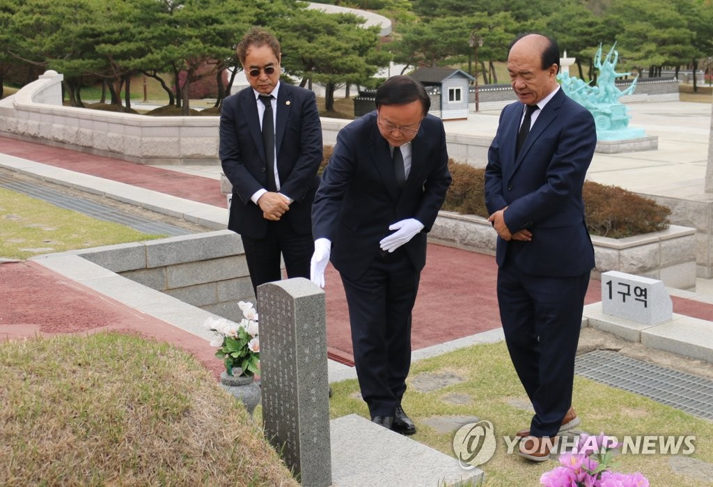 "현명한 판단을" 與일각 김재원 '자진사퇴론'…金 '묵묵부답'(종합)