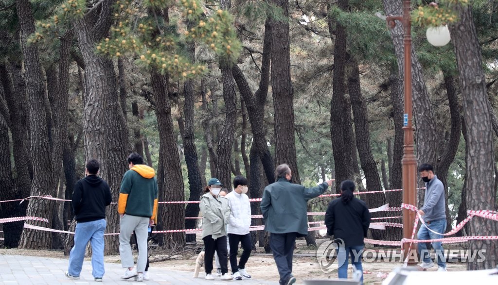 지구의날 '미세먼지 나쁨'에도 축제장·관광지 상춘객 발길 북적