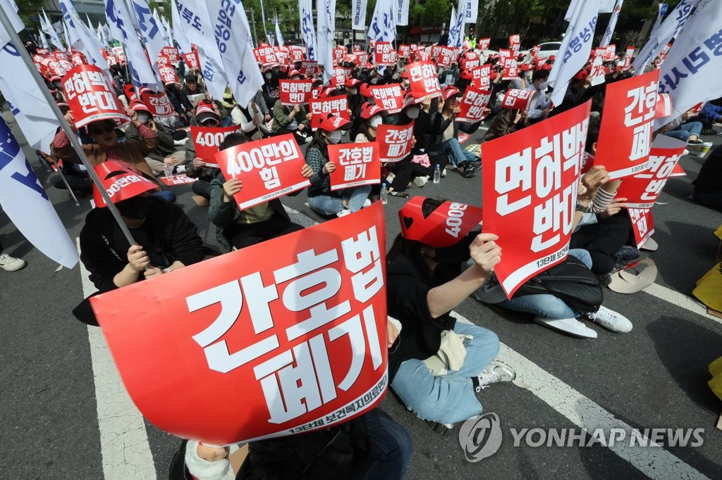 간호법 통과에 더 커진 의료계 갈등…의사·간호조무사 파업예고