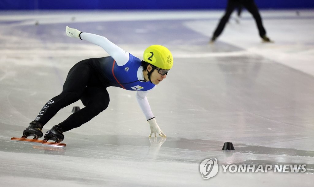 황대헌 국가대표 '빨간불'…선발전 1,500ｍ 6위·500ｍ 5위(종합)