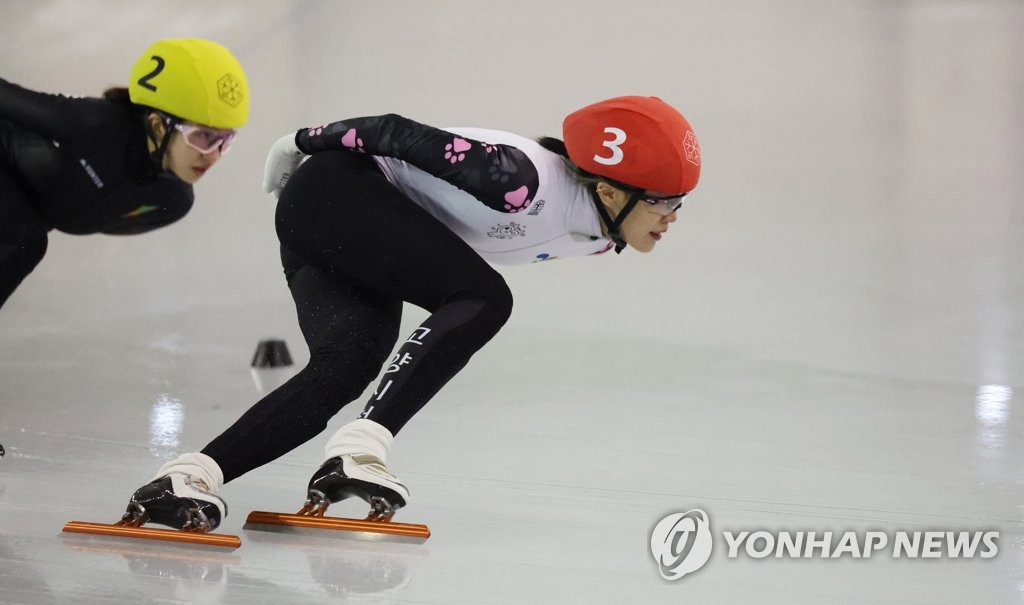 황대헌 국가대표 '빨간불'…선발전 1,500ｍ 6위·500ｍ 5위(종합)