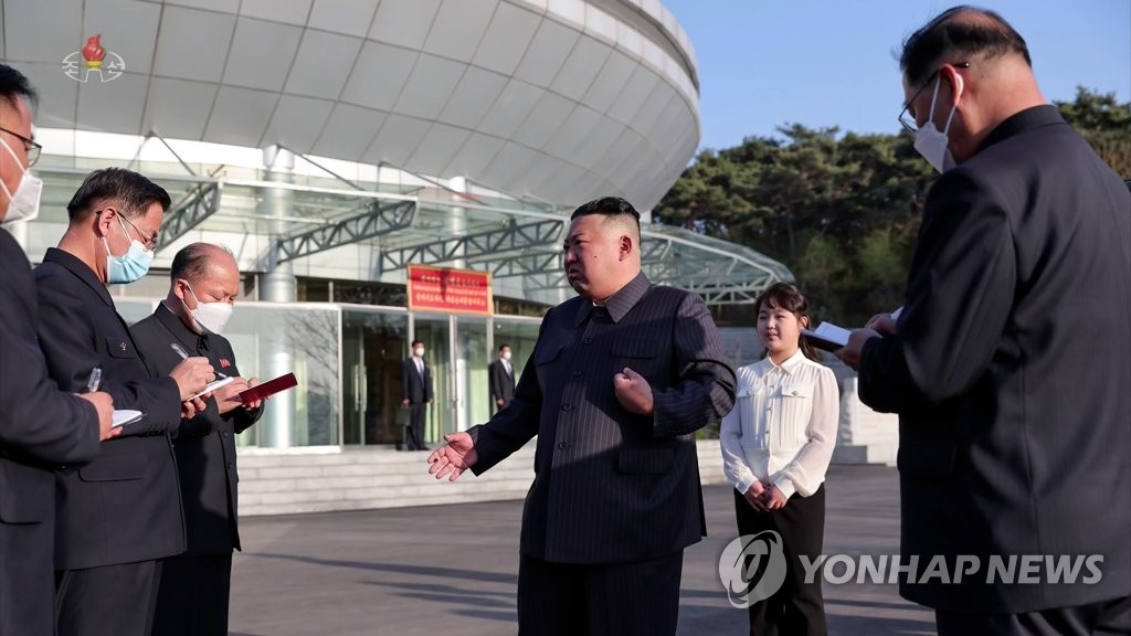 북 "실용위성 더 많이 솟구치면"…산림·기상·통신 혜택 강조