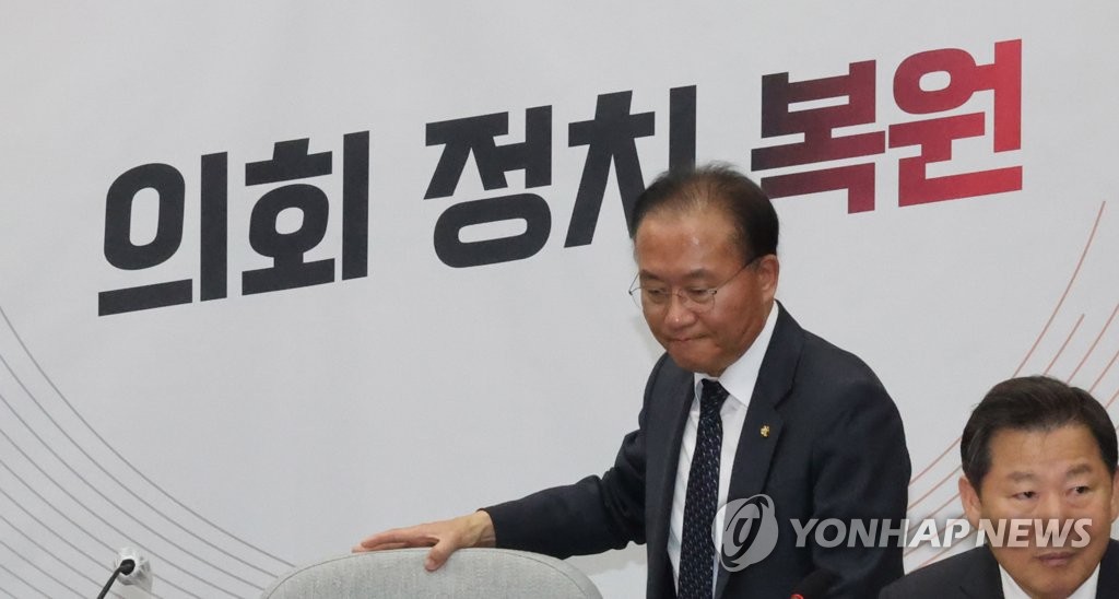 與 "野, 간호법 강행처리시 대통령에 재의요구권 건의"