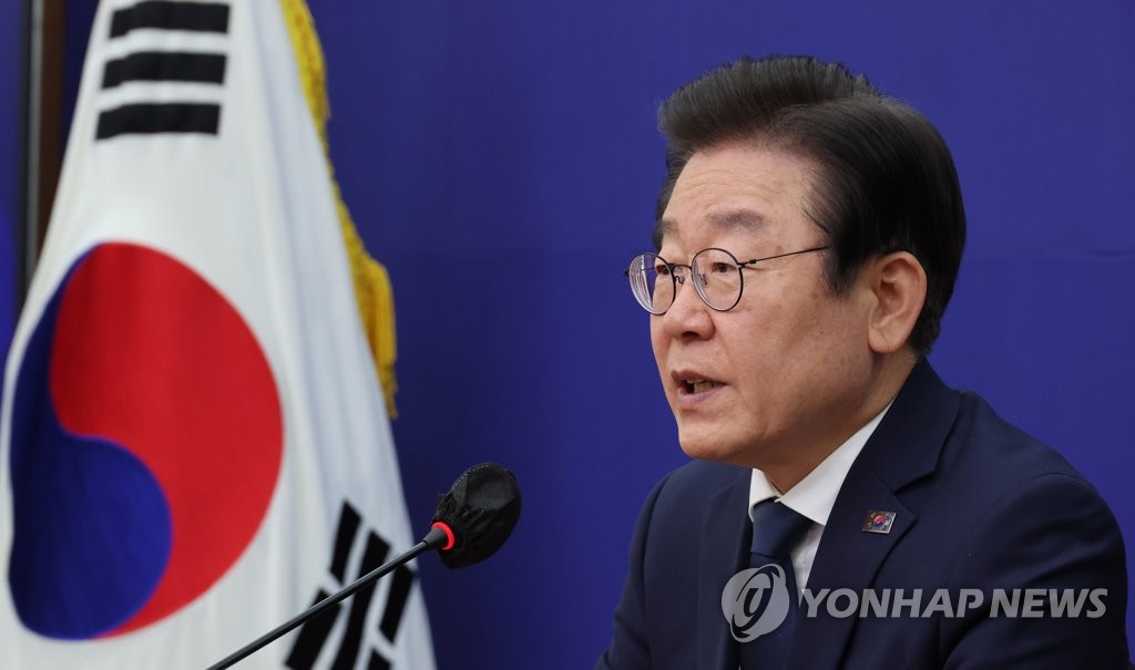 이재명, 尹 '우크라 무기지원' 발언에 "국회 동의 입법 추진"(종합)