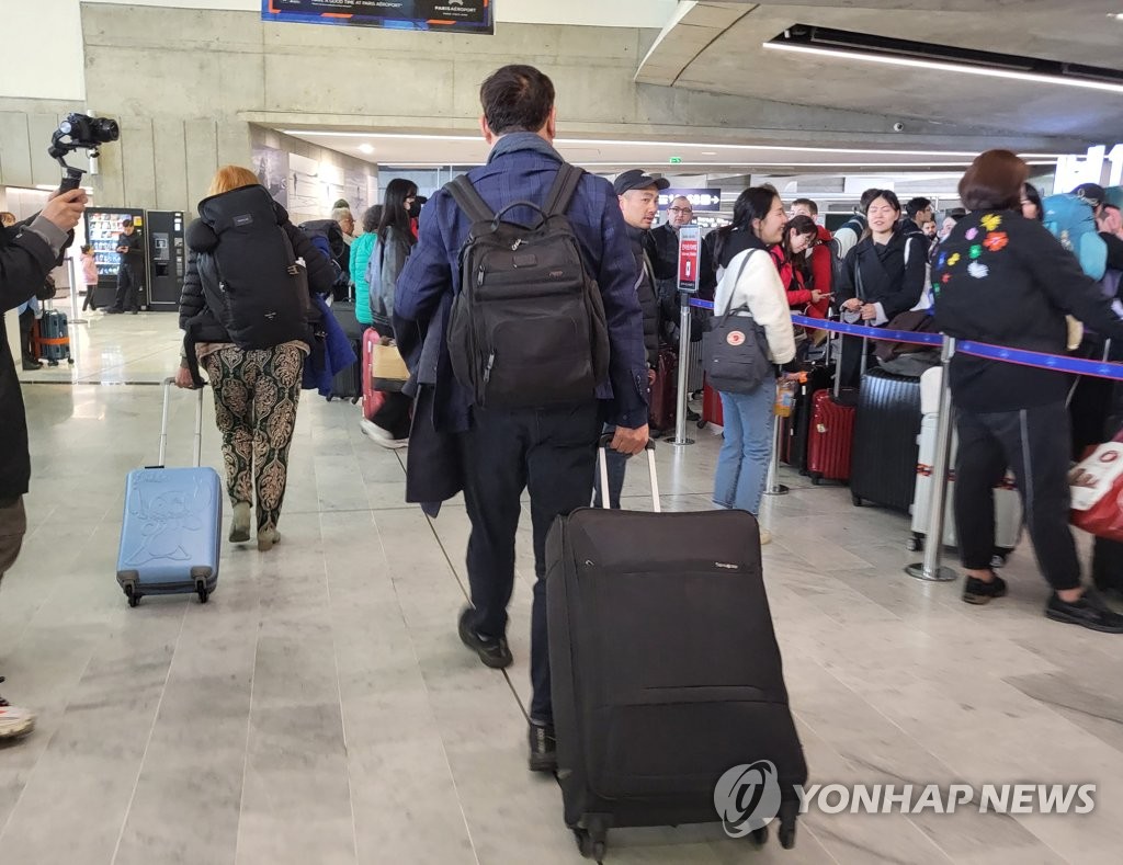 귀국하는 송영길 "송구한 마음…차분하게 사태 해결 노력하겠다"(종합)