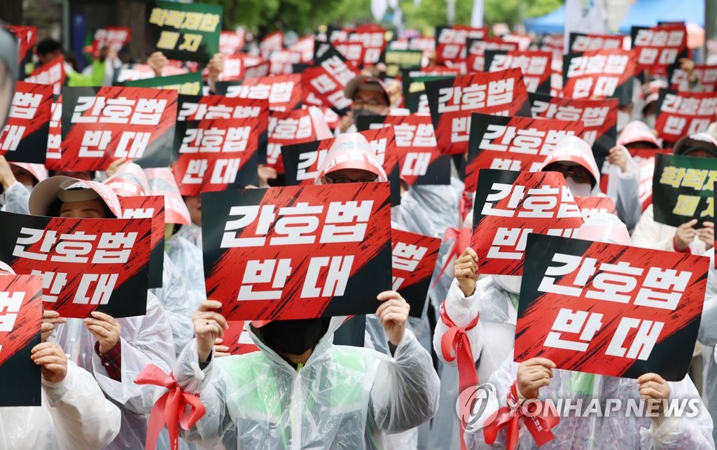 간호법 갈등 속 간호인력 대책 발표한 정부…"중재 노력 계속"