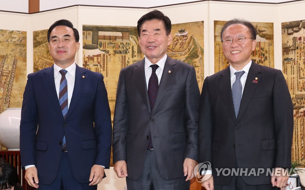 국회 정치개혁·연금특위 활동기한 연장…내일 본회의 처리