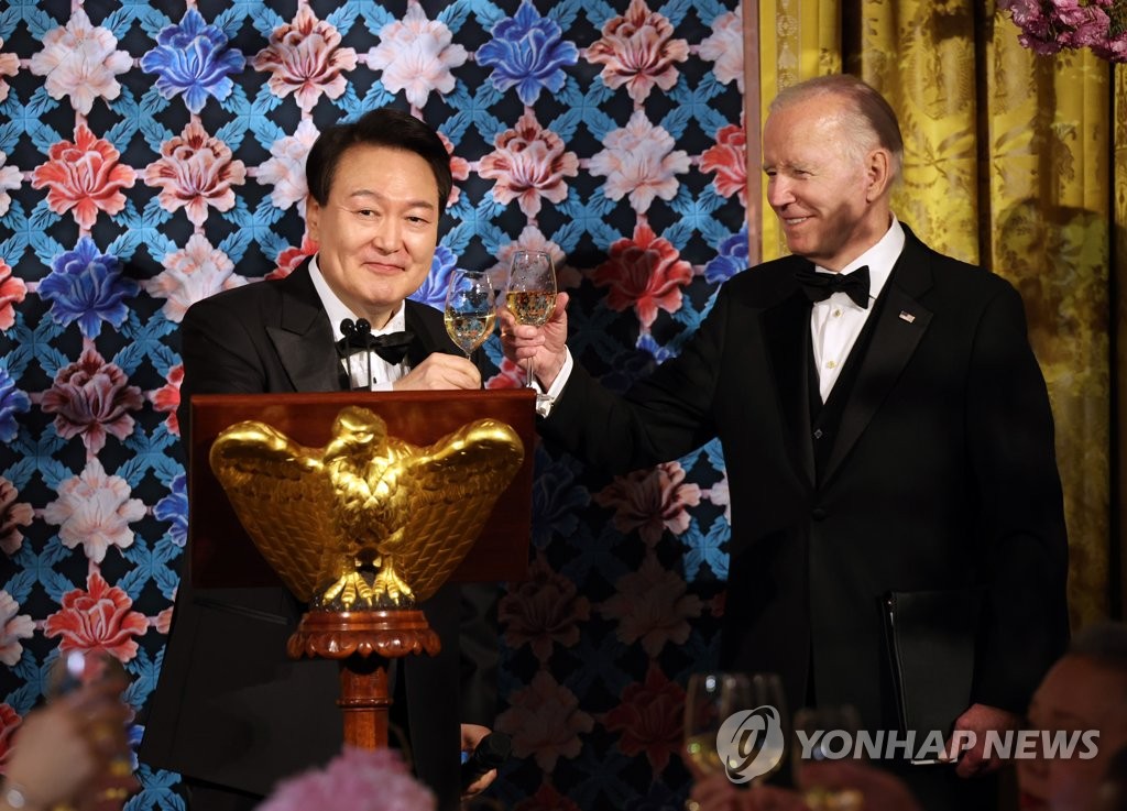 [한미정상회담] 尹, 백악관 국빈만찬서 깜짝 노래…애창곡 '아메리칸 파이' 불러