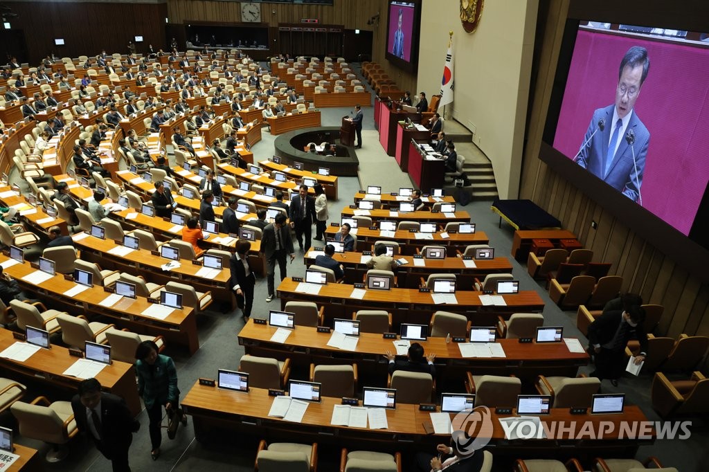 與, 수적열세 또 절감…본회의장 3차례 집단퇴장 '속수무책'