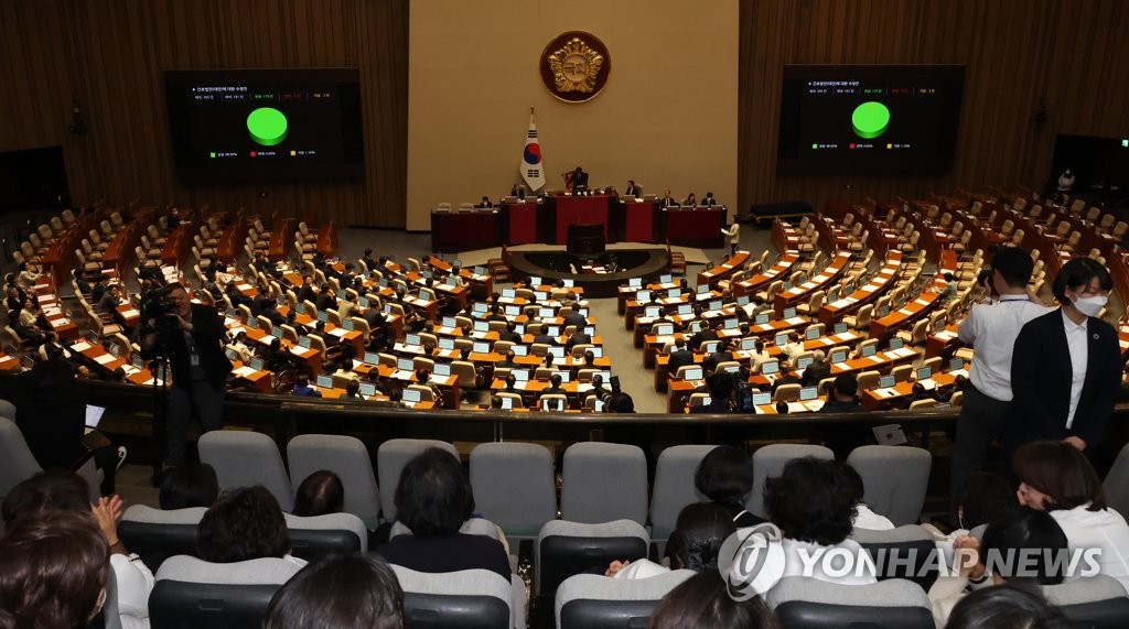 "총파업" 목소리 높인 의사·간호조무사…의료현장 영향은