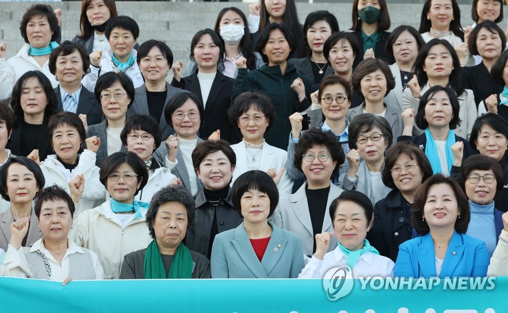 의사·간호조무사 "총파업 강행" 예고…의료대란 현실화할까(종합)