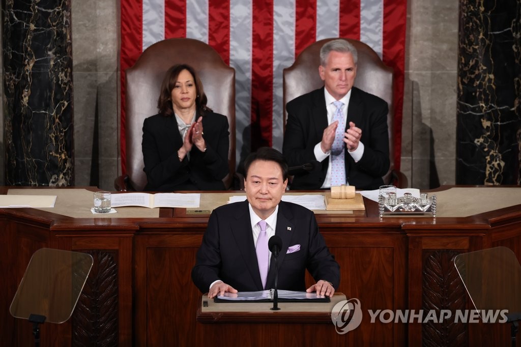 尹대통령 "민주주의 위기…미국과 함께 '자유의 나침반' 역할"