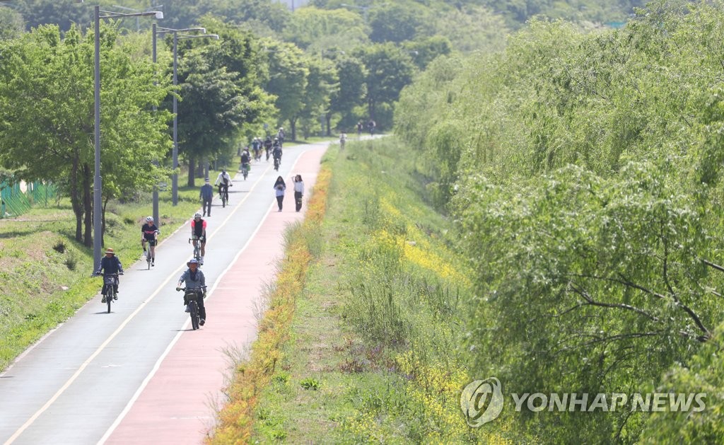 [날씨] 노동절 '맑음'…서울 낮 21도