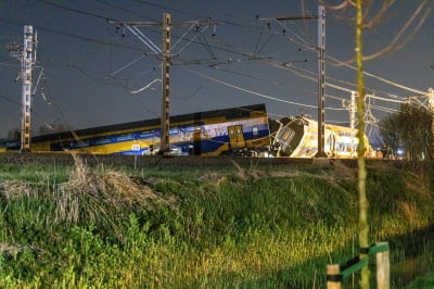 "큰 소리나더니…" 네덜란드서 열차 탈선 사고로 1명 사망