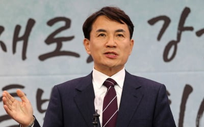 '산불 때 골프' 기자 고소한 김진태…"오후에 산불, 골프연습은 오전"