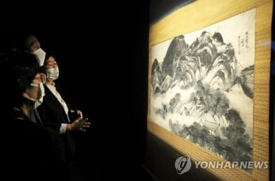 김홍도·장승업의 그림, 국보 백자…대구 찾은 '이건희 특별전'