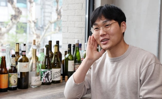 온라인 주류 유통 플랫폼을 운영하는 벨루가를 창업한 김상민 대표가 10일 서울 마포구 상수동 본사에서 한국경제신문과 인터뷰하고 있다. / 최혁 기자