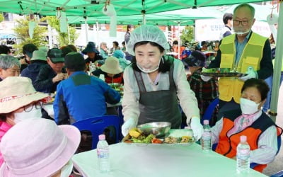 [포토] 인천공항 직원들의 영양가득 밥차 봉사
