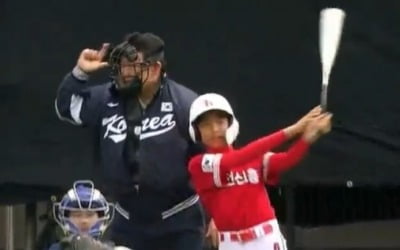 용산서 야구 심판으로 변신한 尹…"청와대 나오길 잘했다"