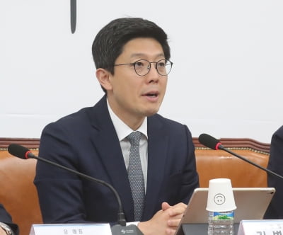 "조국 때와 닮았다"…'김남국 탈당'에 계속되는 비난 공세
