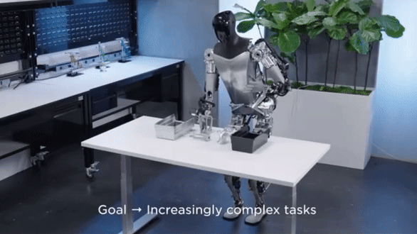 테슬라가 지난 16일(현지시간) 공개한 인간형 로봇 ‘옵티머스’의 새 영상. 인간처럼 손으로 물건을 집어 옆의 상자 안에 넣고 있다. /사진=테슬라 유튜브
