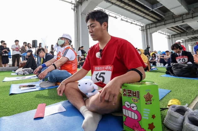 [포토] 강남, '멍때리기 쉽지 않네~'