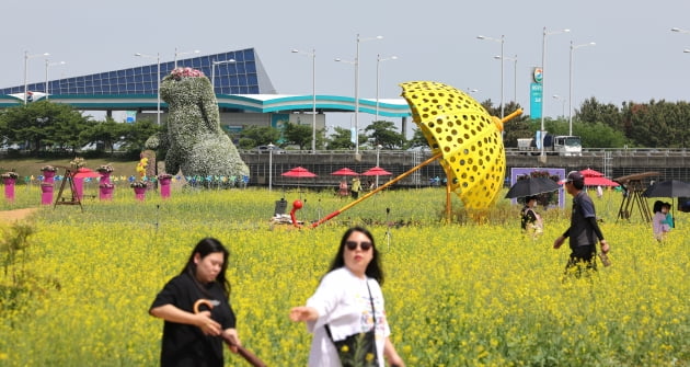 [포토] 인천공항 하늘정원, 비행기 구경 오세요~!!