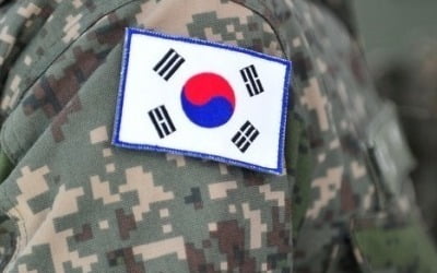 "담배 피우면 말투 어눌" 軍 동료 신고했는데…'놀라운 정체'