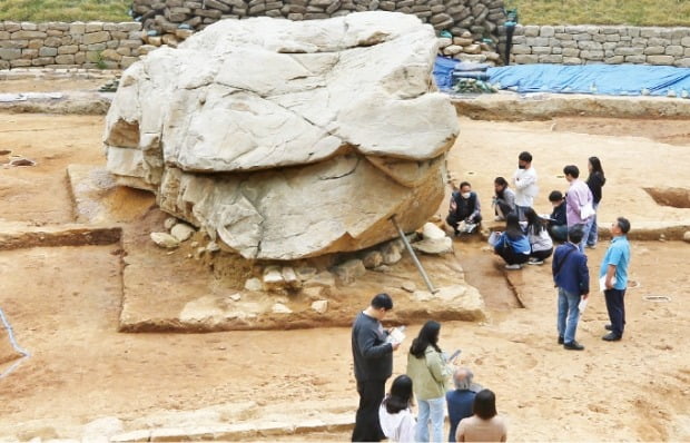 [포토] 김해에서 발견된 세계 최대 고인돌 