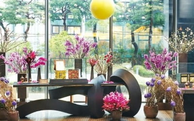 포시즌스호텔서울, 로비에 궁중문화 작품 공간 '왕후의 정원' 조성…한국의 美 알린다