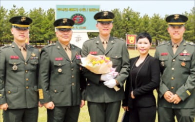 해병대 창설 74년 만에…부사관 400기 탄생