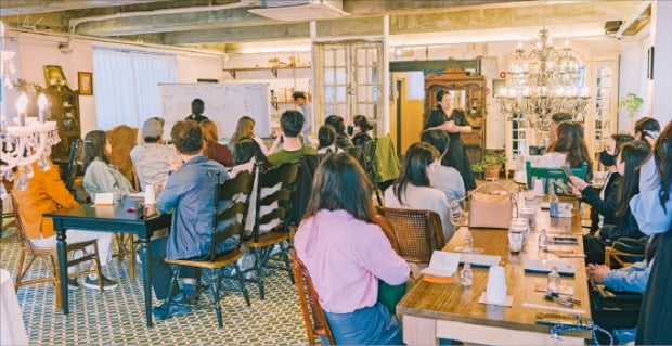 오는 21일까지 부산 영도구와 중구 일대에서 열리는 ‘부산 커피위크’ 체험 프로그램.  /부산시 제공 