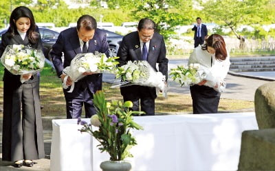 윤 대통령 "기시다 한국인 원폭 희생자비 참배, 용기있는 행동"