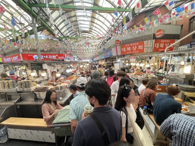 외국인들과 MZ세대의 유입이 늘어나고 있다. (사진=최수진 기자)