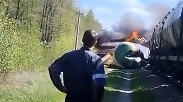 우크라 접경 러시아 브랸스크서 폭발 사고로 열차 탈선
