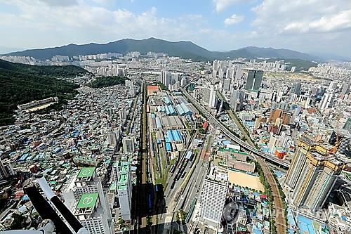 [현장in] '등교 50분' 부산 범천동 주민들 "중학교 만들어달라"