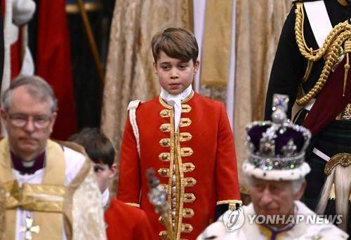 [월드＆포토] 왕관 쓴 찰스 3세…어린 왕자·공주 '눈길'