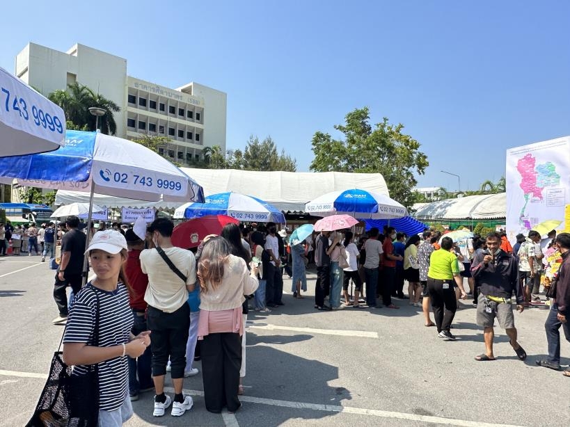 [르포] 폭염 속 태국 총선 사전투표 행렬…"더 나은 미래 기대"