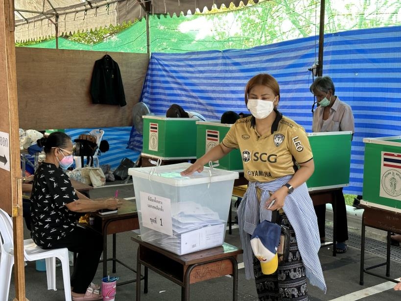 [르포] 폭염 속 태국 총선 사전투표 행렬…"더 나은 미래 기대"
