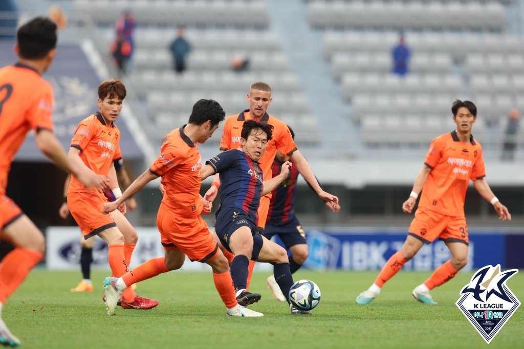 K리그1 수원FC 윤빛가람, 경고누적 퇴장 '사후 감면'