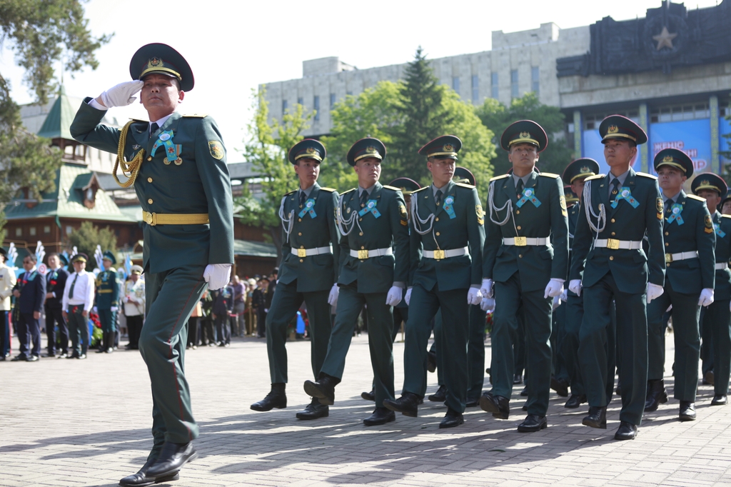 카자흐스탄 도시 곳곳서 전승절 기념행사 개최