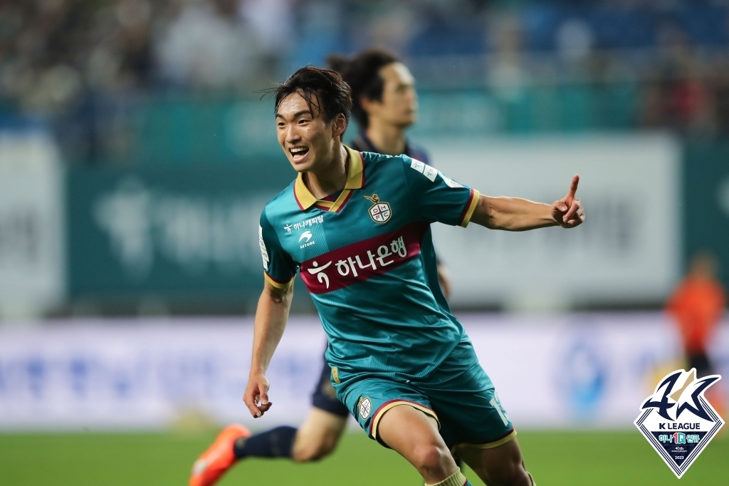 '백승호 멀티골' K리그1 전북, 최하위 수원 3-0 완파…7위 점프(종합)