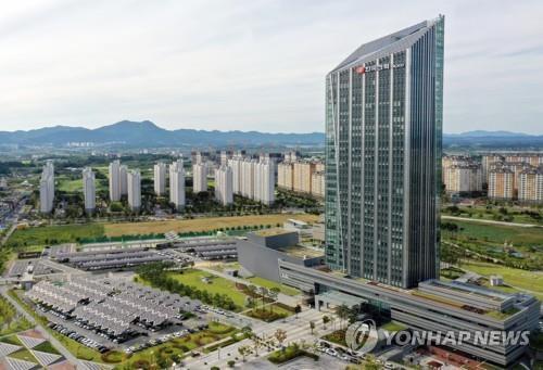한전, '건물매각·임금반납' 25.7조 자구안…정승일 사장 사퇴도(종합2보)