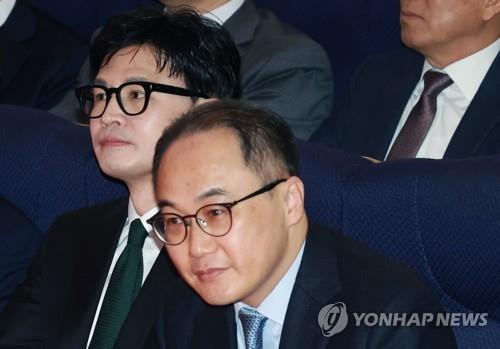 '王장관' 한동훈의 1년…단숨에 검수원복, 출마설 '솔솔'