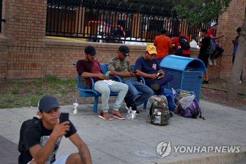 "왜 우리지역?"…불법입국자문제, 美 대도시 인근 교외까지 확산