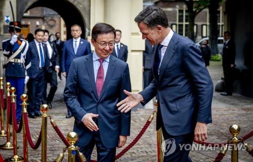 中부주석, 디커플링 동참 조짐 네덜란드에 "공급망 안정" 강조