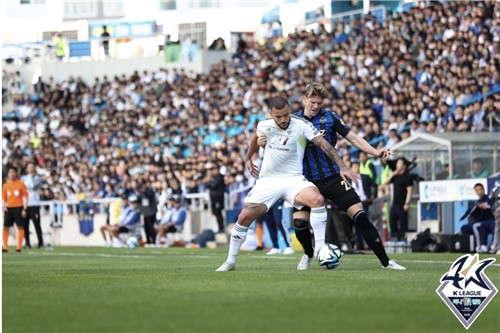 '바코 멀티골' K리그1 울산, 서울 3-2 꺾고 파죽의 5연승(종합)